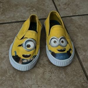 Kids minion shoe